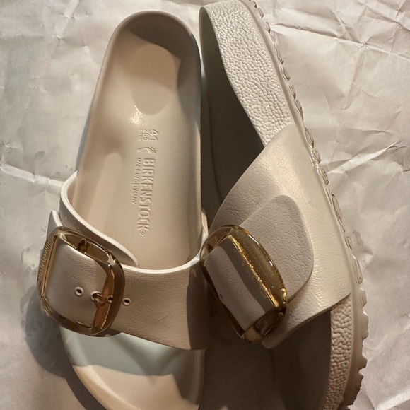 Birkenstock White Sandals with Gold Buckle - Picture 8 of 11